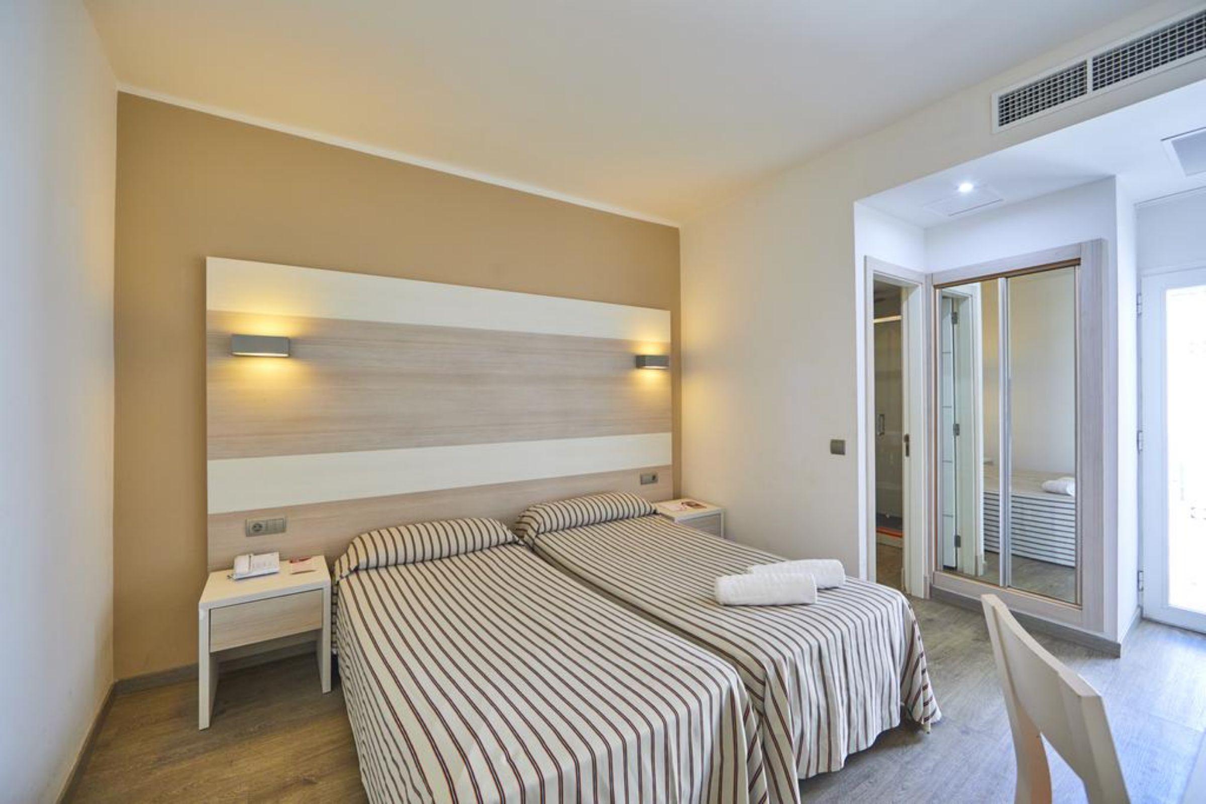 Sahara Nubia Gobi Hotel Ses Cadenes Exterior photo Room in a hotel